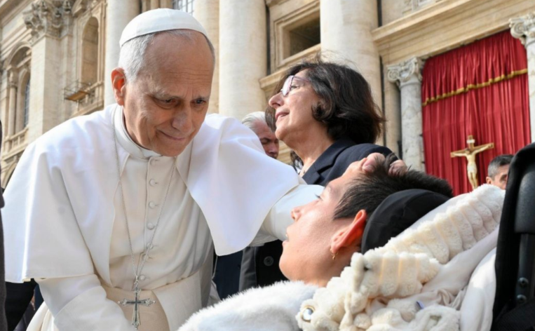 Papa Leão XIV durante o encontro com os fiéis na Audiência Geral de 15 de Outubro de 2025  (@Vatican Media)